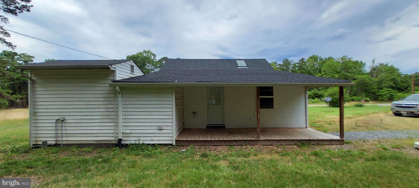 26445 RAPIDAN RD, RAPIDAN, Virginia 22733, 2 Bedrooms Bedrooms, ,1 BathroomBathrooms,Residential,For sale,26445 RAPIDAN RD,VACU2008298 MLS # VACU2008298