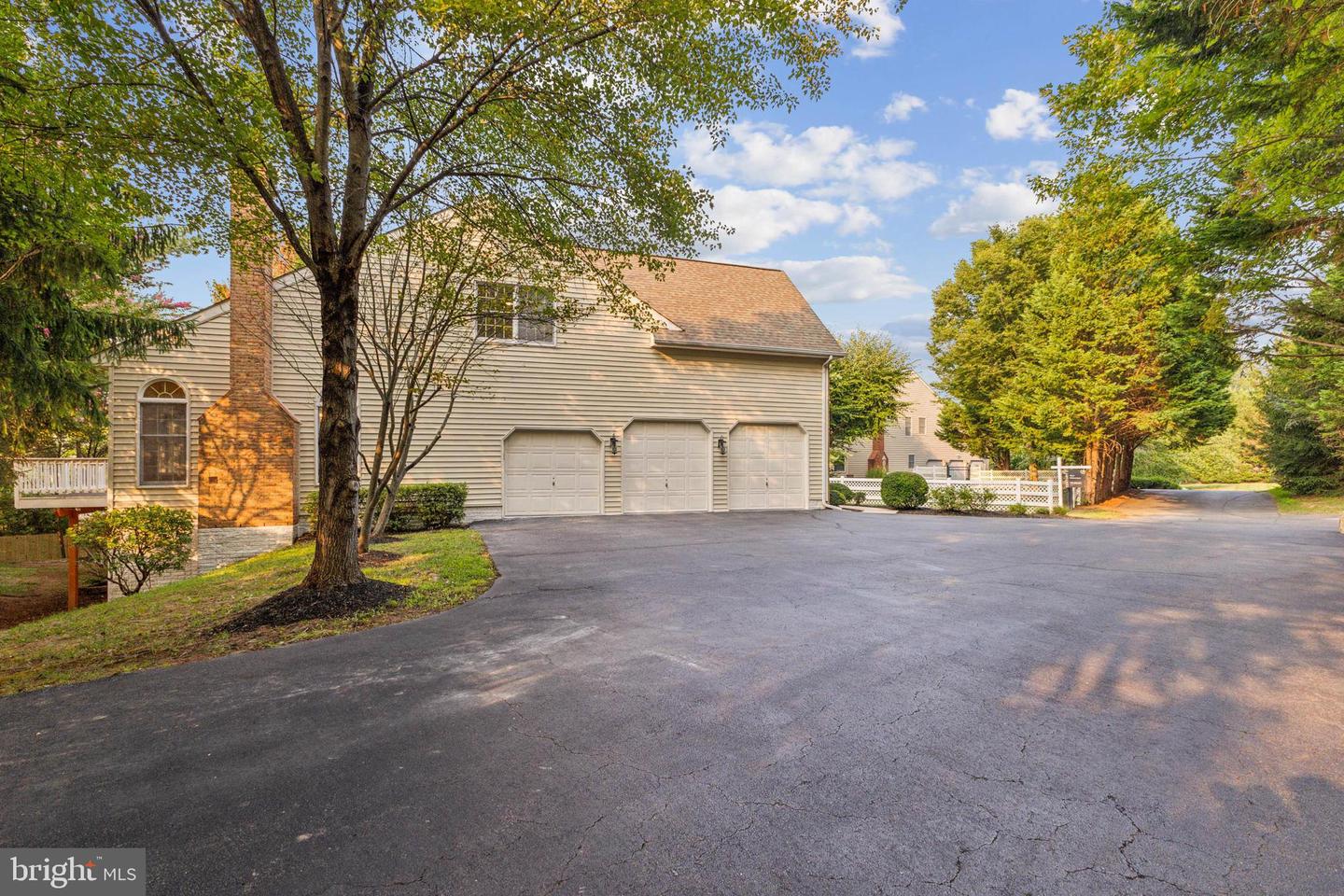 1790 CLOVERMEADOW DR, VIENNA, Virginia 22182, 6 Bedrooms Bedrooms, ,4 BathroomsBathrooms,Residential,For sale,1790 CLOVERMEADOW DR,VAFX2196772 MLS # VAFX2196772