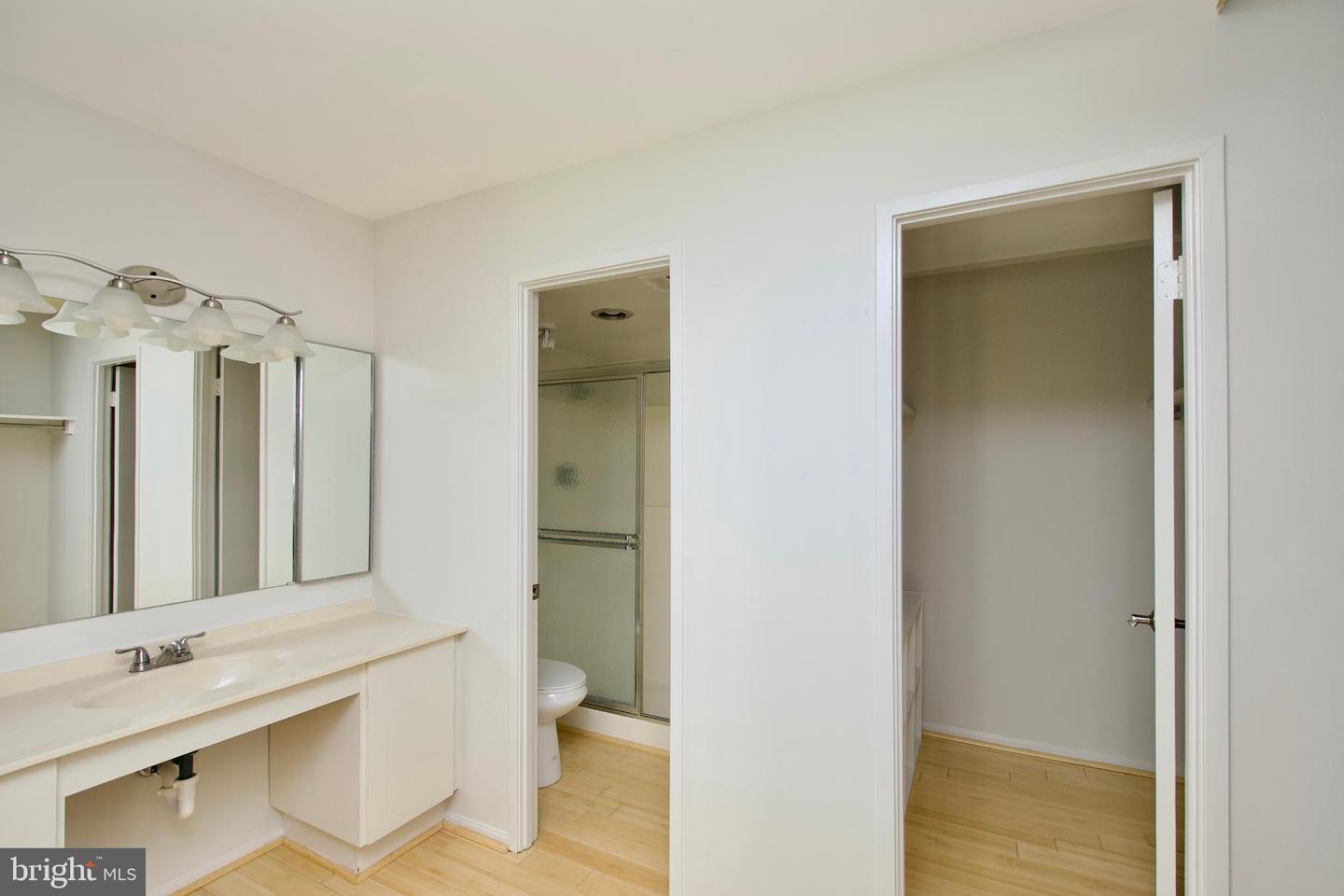 203 YOAKUM PKWY #209, ALEXANDRIA, Virginia 22304, 2 Bedrooms Bedrooms, ,2 BathroomsBathrooms,Residential,For sale,203 YOAKUM PKWY #209,VAAX2037646 MLS # VAAX2037646