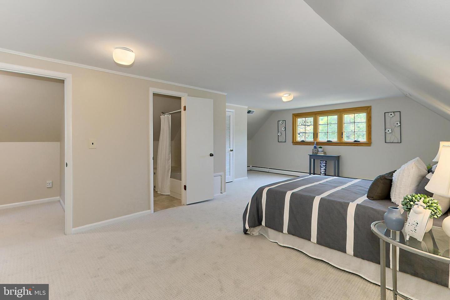 7813 EVENING LN, ALEXANDRIA, Virginia 22306, 5 Bedrooms Bedrooms, ,3 BathroomsBathrooms,Residential,For sale,7813 EVENING LN,VAFX2205658 MLS # VAFX2205658