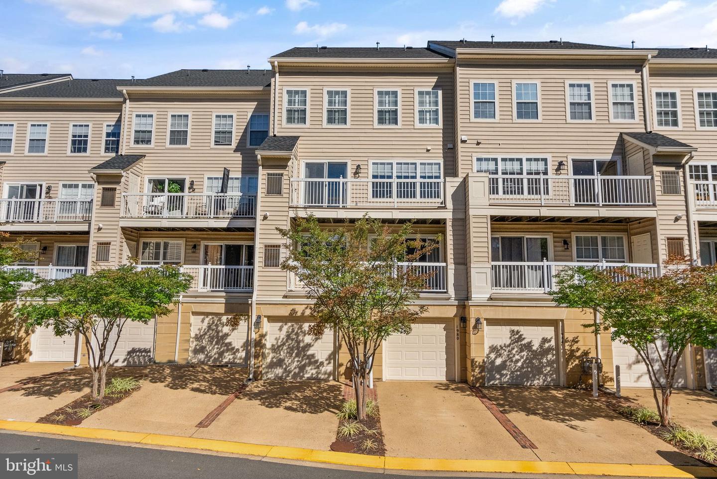 1980 CRESCENT PARK DR #16B, RESTON, Virginia 20190, 3 Bedrooms Bedrooms, ,2 BathroomsBathrooms,Residential,For sale,1980 CRESCENT PARK DR #16B,VAFX2196520 MLS # VAFX2196520