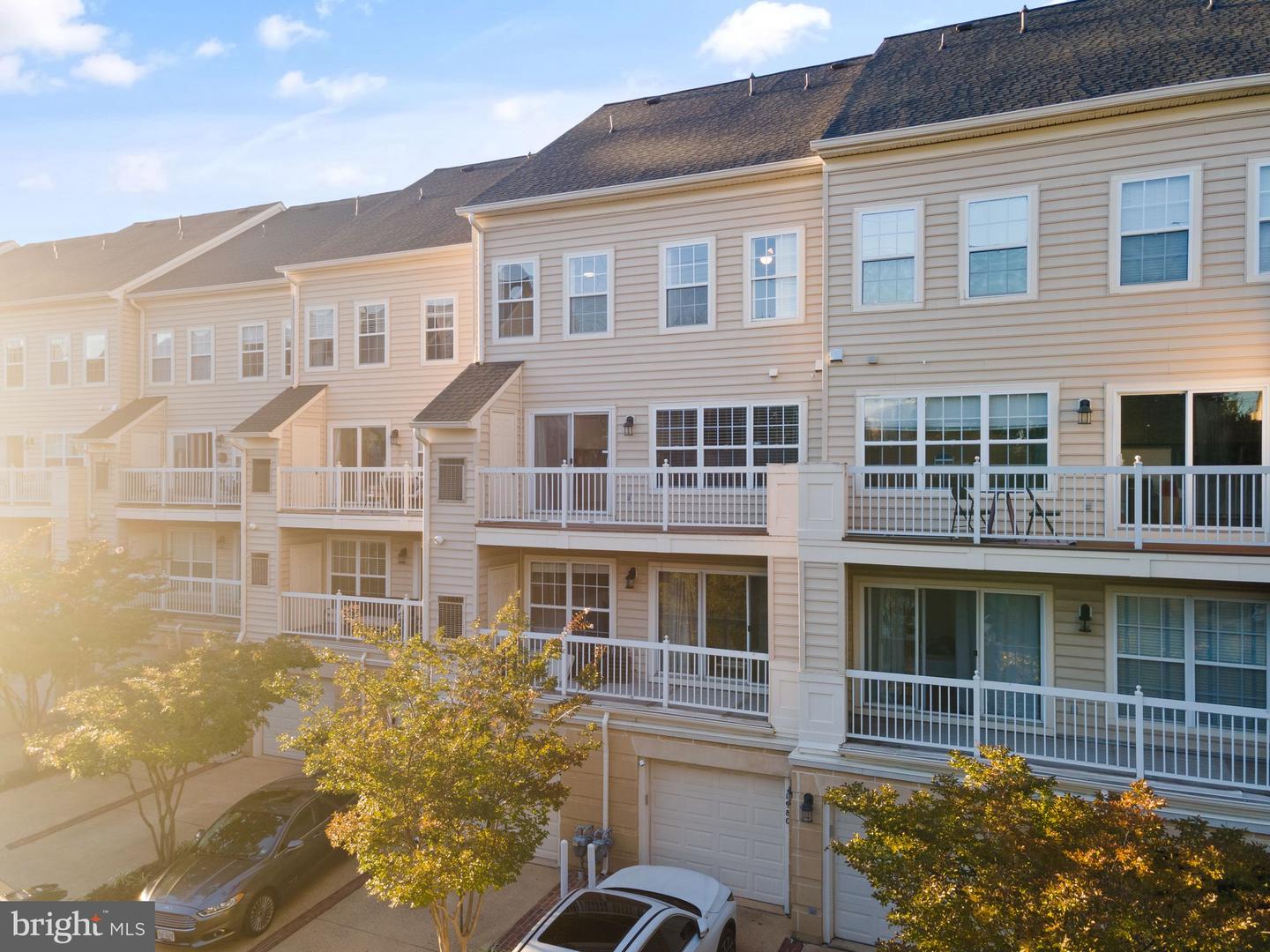 1980 CRESCENT PARK DR #16B, RESTON, Virginia 20190, 3 Bedrooms Bedrooms, ,2 BathroomsBathrooms,Residential,For sale,1980 CRESCENT PARK DR #16B,VAFX2196520 MLS # VAFX2196520