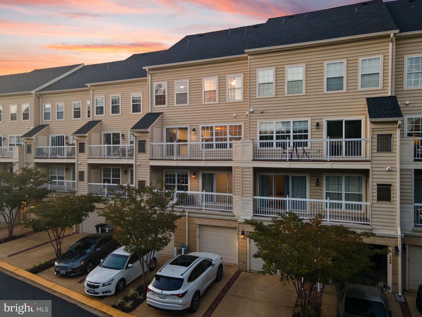 1980 CRESCENT PARK DR #16B, RESTON, Virginia 20190, 3 Bedrooms Bedrooms, ,2 BathroomsBathrooms,Residential,For sale,1980 CRESCENT PARK DR #16B,VAFX2196520 MLS # VAFX2196520