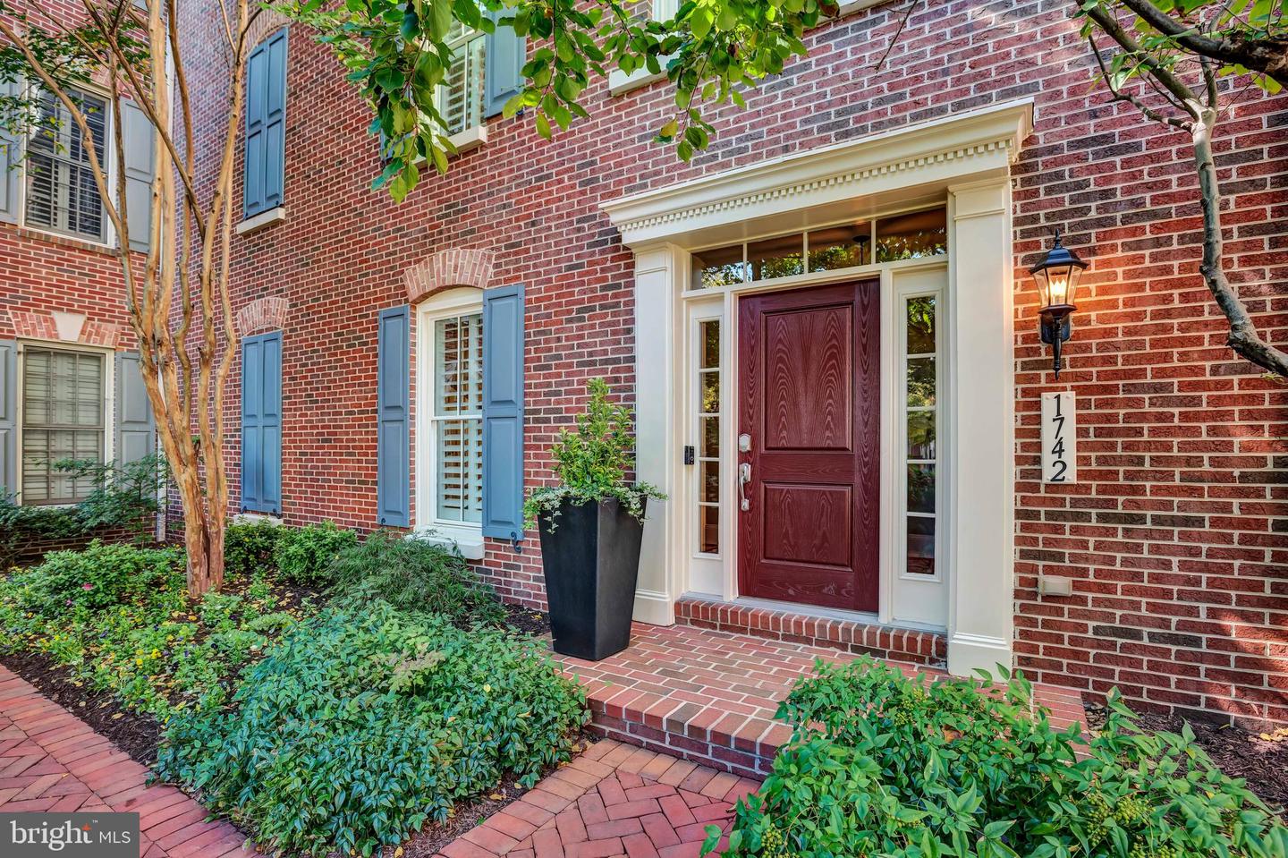 1742 POTOMAC GREENS DR, ALEXANDRIA, Virginia 22314, 4 Bedrooms Bedrooms, ,2 BathroomsBathrooms,Residential,For sale,1742 POTOMAC GREENS DR,VAAX2038264 MLS # VAAX2038264