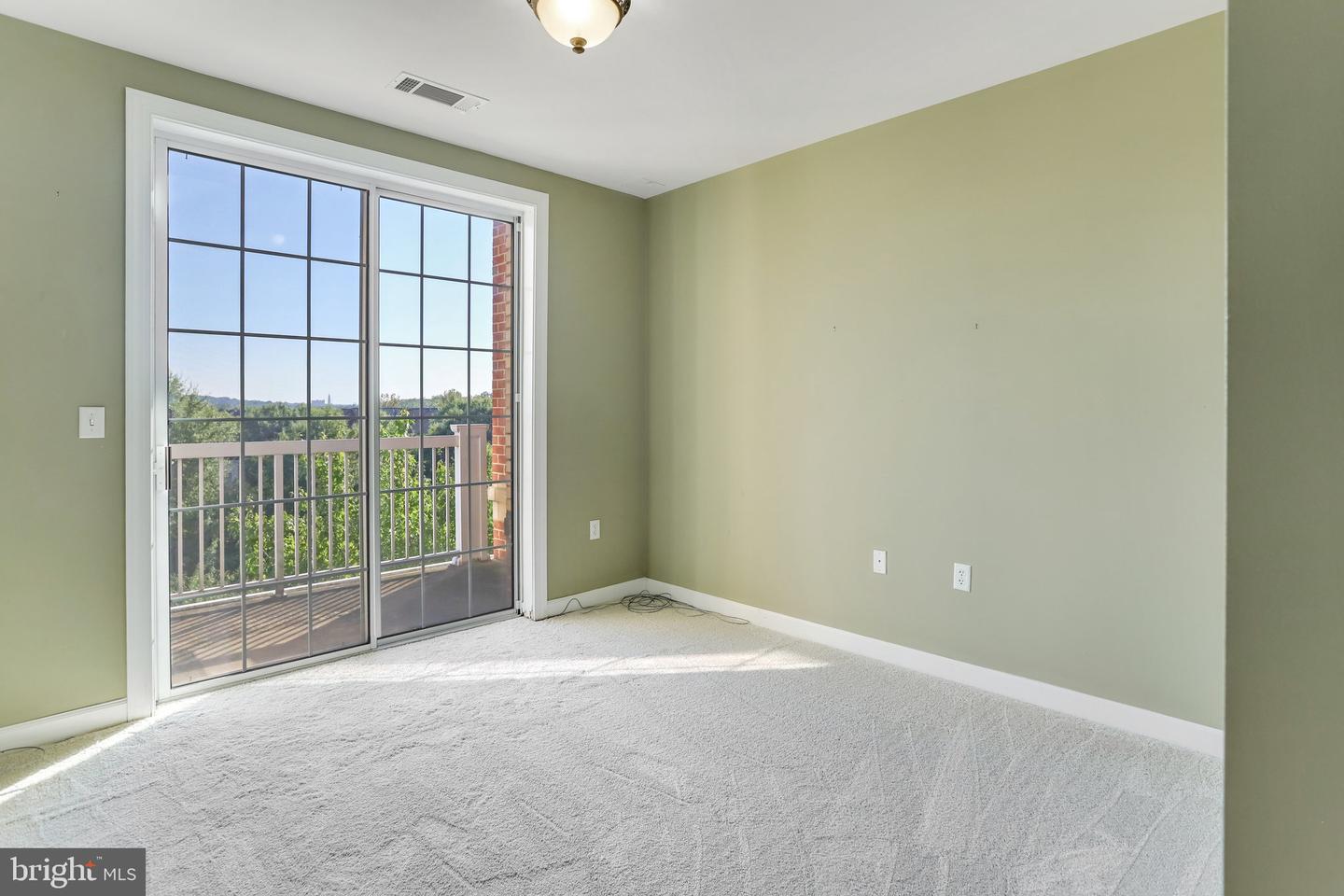 400 CAMERON STATION BLVD #412, ALEXANDRIA, Virginia 22304, 2 Bedrooms Bedrooms, ,2 BathroomsBathrooms,Residential,For sale,400 CAMERON STATION BLVD #412,VAAX2038320 MLS # VAAX2038320