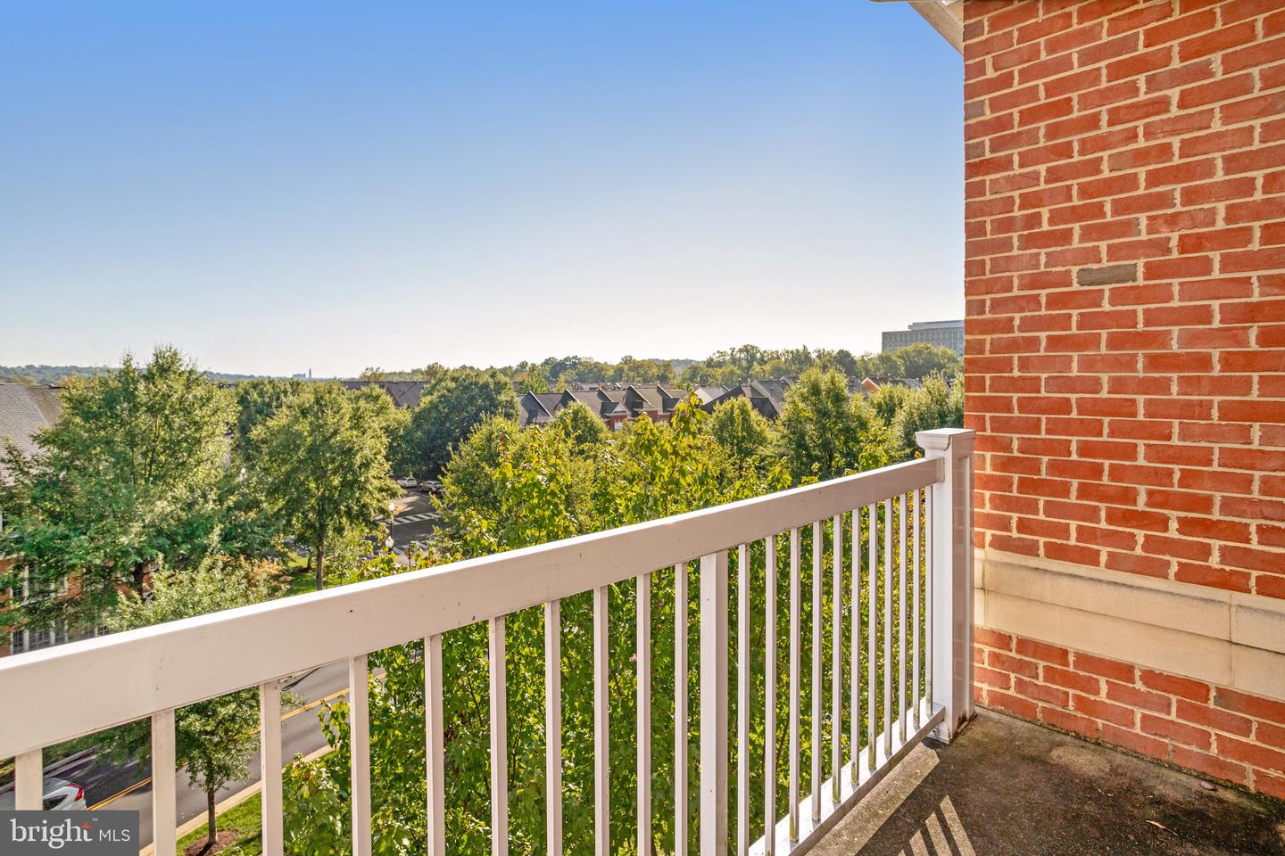 400 CAMERON STATION BLVD #412, ALEXANDRIA, Virginia 22304, 2 Bedrooms Bedrooms, ,2 BathroomsBathrooms,Residential,For sale,400 CAMERON STATION BLVD #412,VAAX2038320 MLS # VAAX2038320