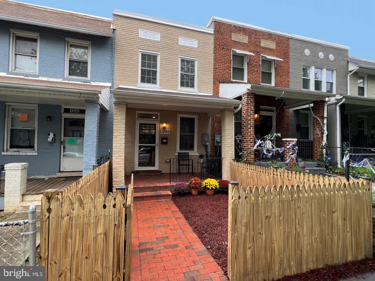 1842 L ST NE, WASHINGTON, District Of Columbia 20002, 2 Bedrooms Bedrooms, 5 Rooms Rooms,2 BathroomsBathrooms,Residential,For sale,1842 L ST NE,DCDC2161278 MLS # DCDC2161278