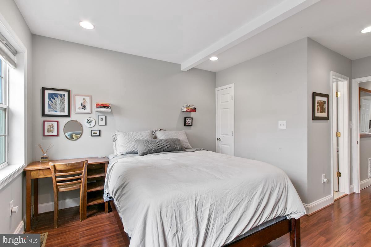 1842 L ST NE, WASHINGTON, District Of Columbia 20002, 2 Bedrooms Bedrooms, 5 Rooms Rooms,2 BathroomsBathrooms,Residential,For sale,1842 L ST NE,DCDC2161278 MLS # DCDC2161278