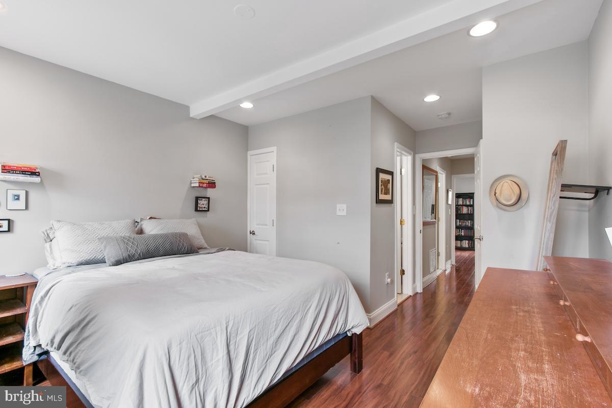 1842 L ST NE, WASHINGTON, District Of Columbia 20002, 2 Bedrooms Bedrooms, 5 Rooms Rooms,2 BathroomsBathrooms,Residential,For sale,1842 L ST NE,DCDC2161278 MLS # DCDC2161278