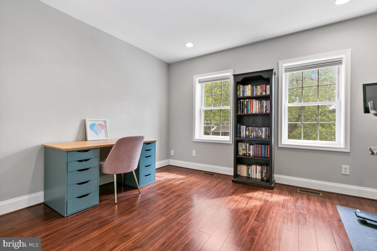 1842 L ST NE, WASHINGTON, District Of Columbia 20002, 2 Bedrooms Bedrooms, 5 Rooms Rooms,2 BathroomsBathrooms,Residential,For sale,1842 L ST NE,DCDC2161278 MLS # DCDC2161278