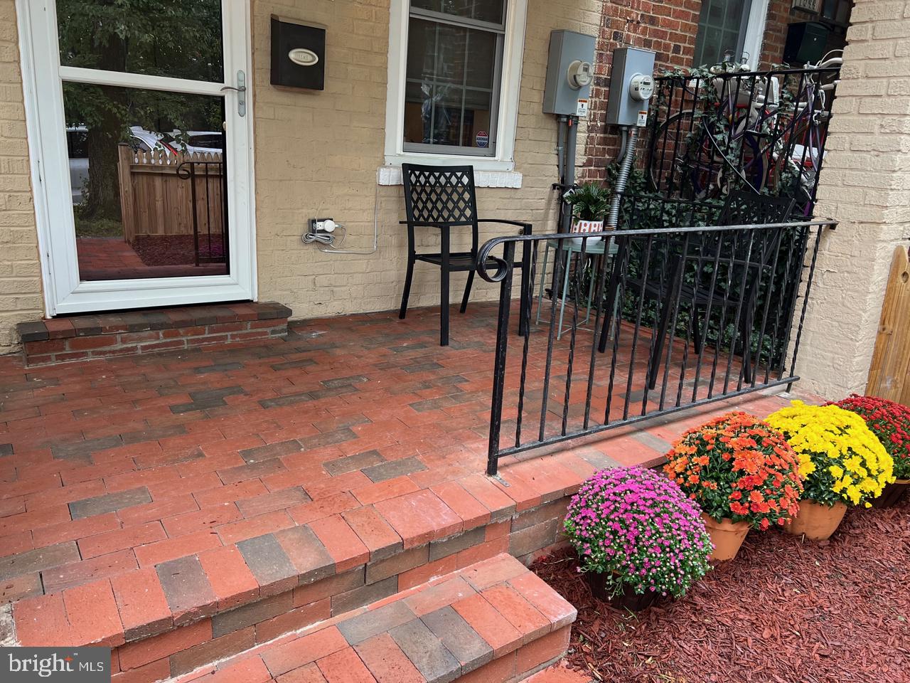 1842 L ST NE, WASHINGTON, District Of Columbia 20002, 2 Bedrooms Bedrooms, 5 Rooms Rooms,2 BathroomsBathrooms,Residential,For sale,1842 L ST NE,DCDC2161278 MLS # DCDC2161278