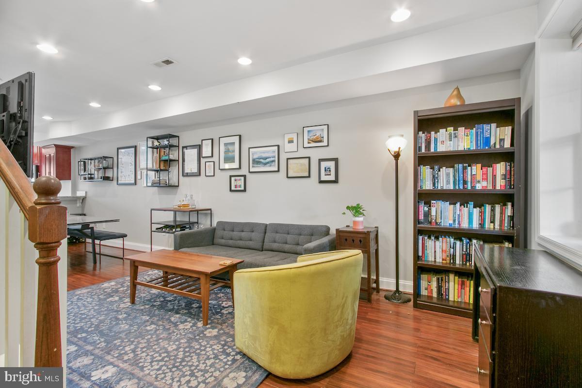 1842 L ST NE, WASHINGTON, District Of Columbia 20002, 2 Bedrooms Bedrooms, 5 Rooms Rooms,2 BathroomsBathrooms,Residential,For sale,1842 L ST NE,DCDC2161278 MLS # DCDC2161278