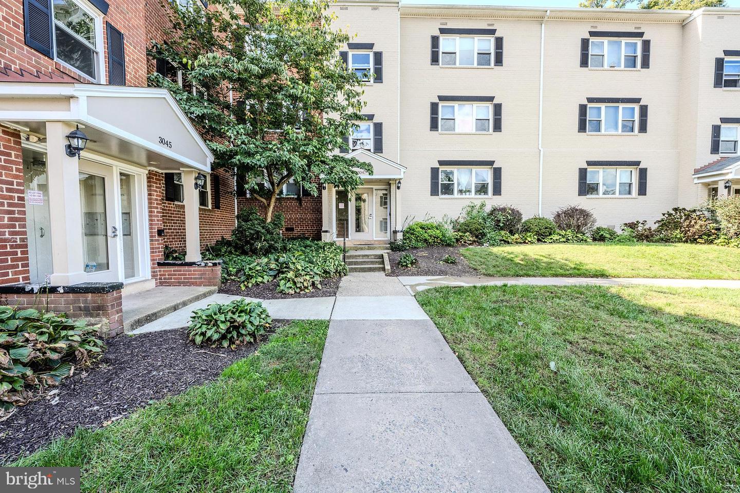 3047 PATRICK HENRY DR #302, FALLS CHURCH, Virginia 22044, 1 Bedroom Bedrooms, ,1 BathroomBathrooms,Residential,For sale,3047 PATRICK HENRY DR #302,VAFX2204438 MLS # VAFX2204438