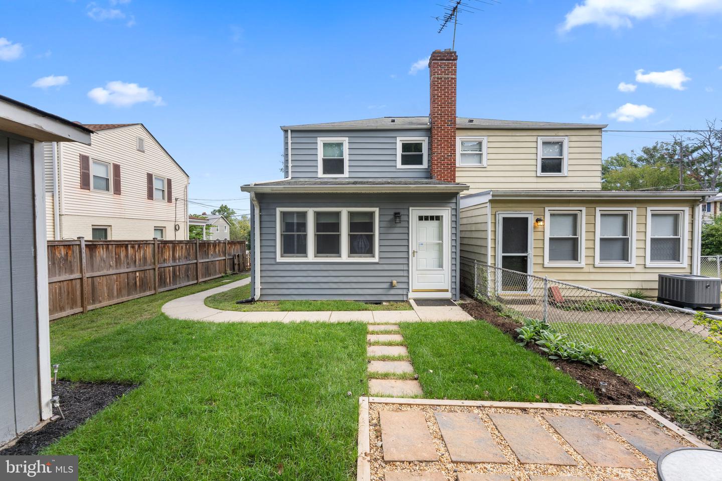 2303 RIVERVIEW TER, ALEXANDRIA, Virginia 22303, 3 Bedrooms Bedrooms, ,1 BathroomBathrooms,Residential,For sale,2303 RIVERVIEW TER,VAFX2204910 MLS # VAFX2204910