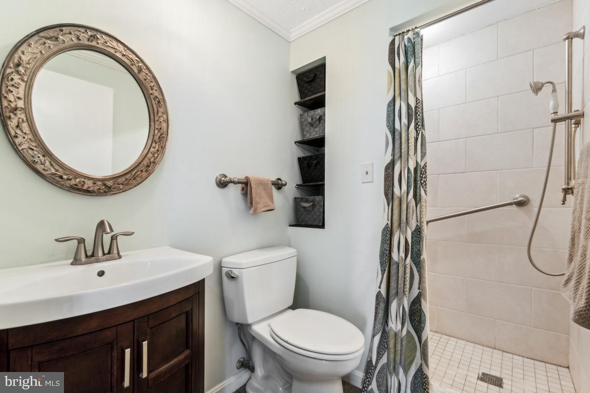 8629 CURTIS AVE, ALEXANDRIA, Virginia 22309, 4 Bedrooms Bedrooms, ,3 BathroomsBathrooms,Residential,For sale,8629 CURTIS AVE,VAFX2205644 MLS # VAFX2205644