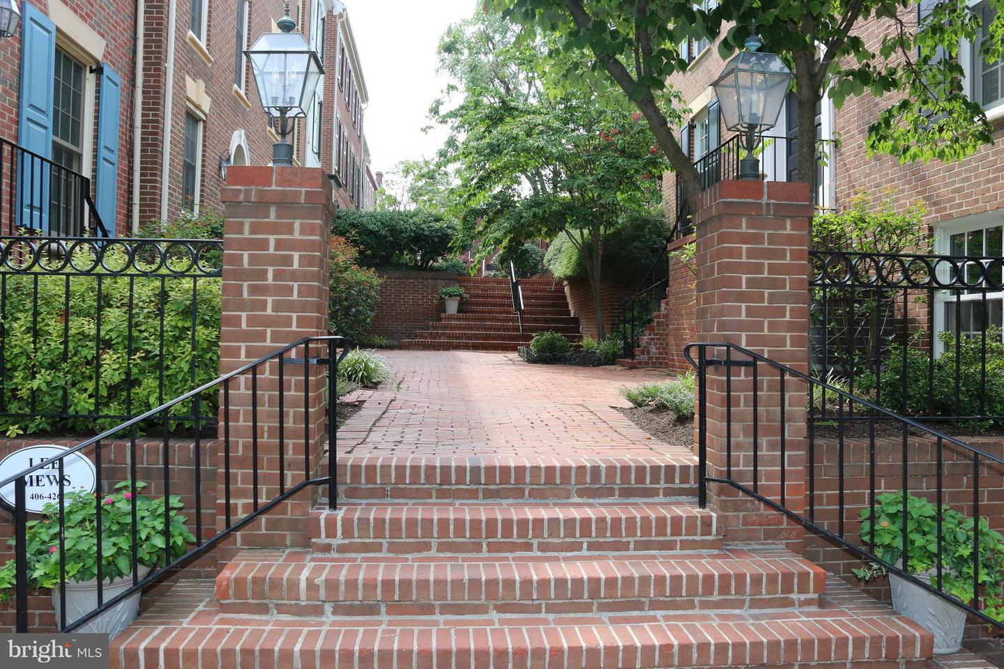 426-1/2 N SAINT ASAPH ST N, ALEXANDRIA, Virginia 22314, 1 Bedroom Bedrooms, ,1 BathroomBathrooms,Residential,For sale,426-1/2 N SAINT ASAPH ST N,VAAX2034922 MLS # VAAX2034922