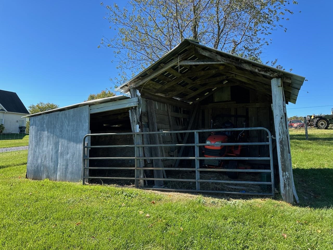 3592 OLD GREENVILLE RD, STAUNTON, Virginia 24401, 2 Bedrooms Bedrooms, ,1 BathroomBathrooms,Residential,Lerty Humphries Estate,3592 OLD GREENVILLE RD,657704 MLS # 657704