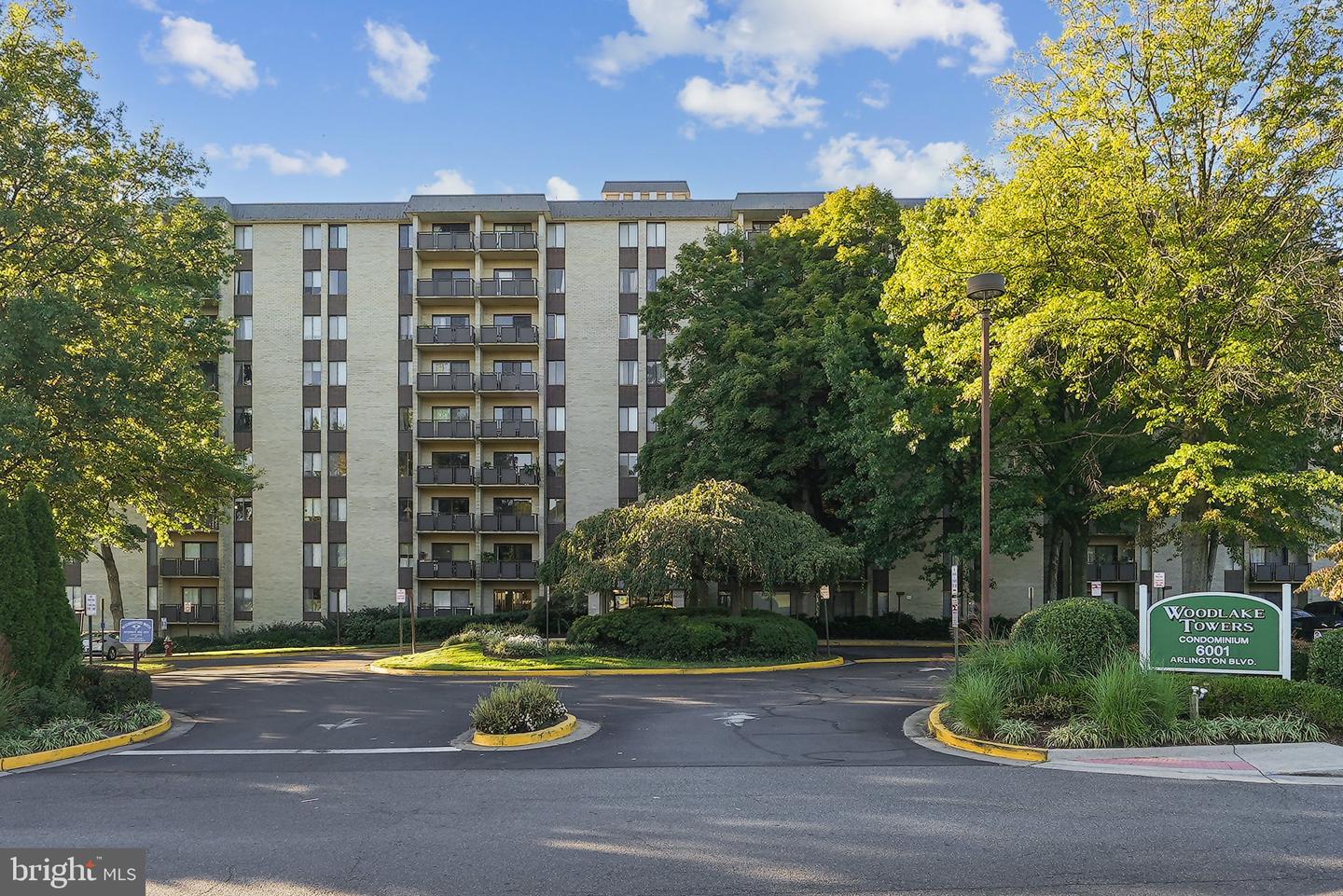 6001 ARLINGTON BLVD #324, FALLS CHURCH, Virginia 22044, 3 Bedrooms Bedrooms, ,2 BathroomsBathrooms,Residential,For sale,6001 ARLINGTON BLVD #324,VAFX2204022 MLS # VAFX2204022