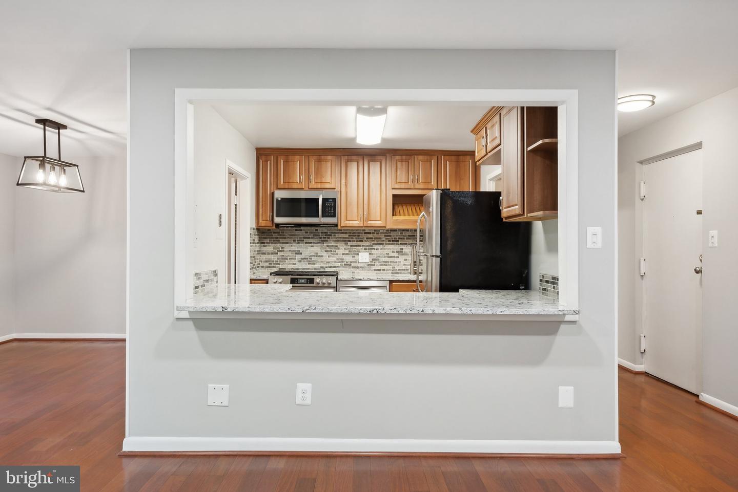 6001 ARLINGTON BLVD #324, FALLS CHURCH, Virginia 22044, 3 Bedrooms Bedrooms, ,2 BathroomsBathrooms,Residential,For sale,6001 ARLINGTON BLVD #324,VAFX2204022 MLS # VAFX2204022