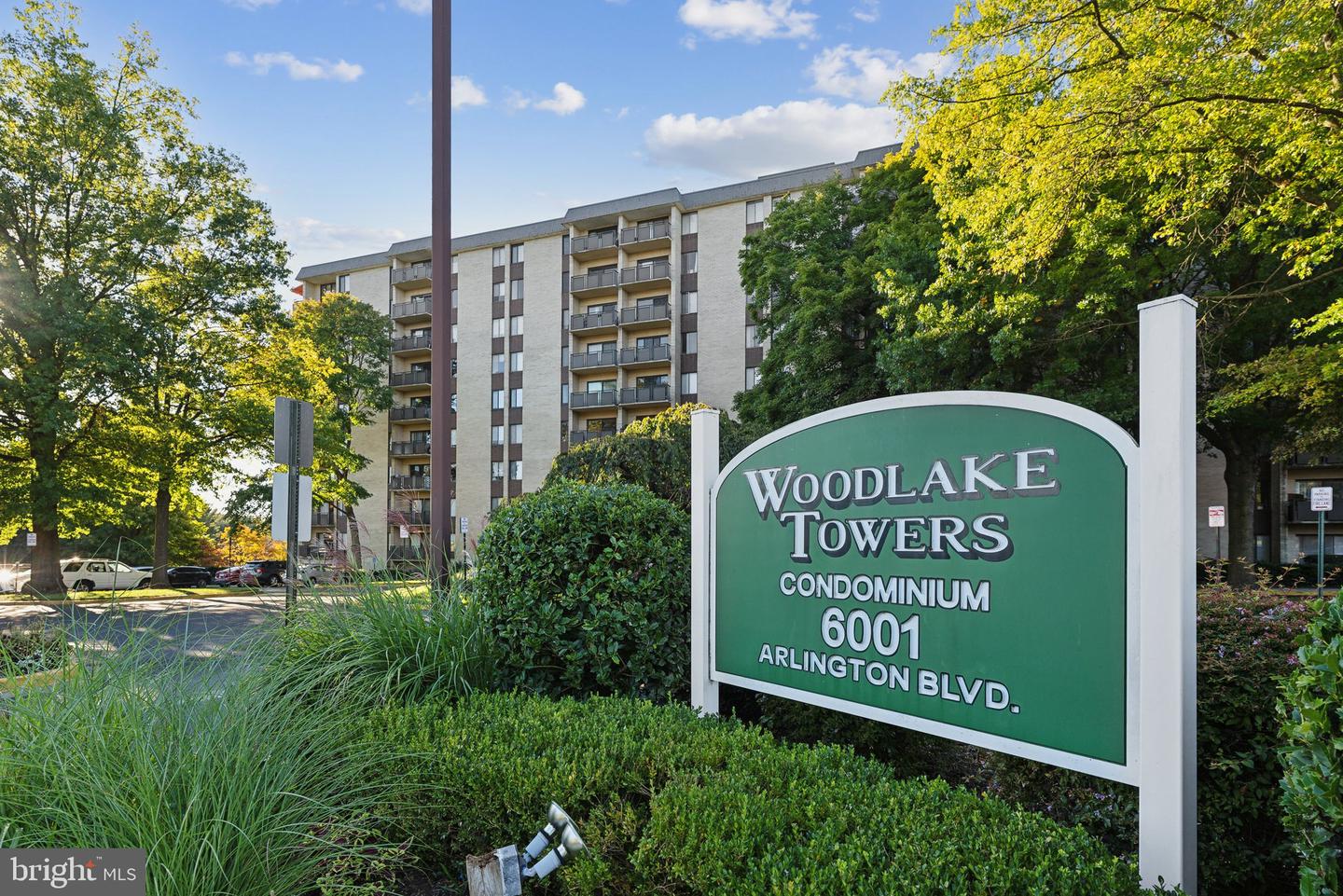 6001 ARLINGTON BLVD #324, FALLS CHURCH, Virginia 22044, 3 Bedrooms Bedrooms, ,2 BathroomsBathrooms,Residential,For sale,6001 ARLINGTON BLVD #324,VAFX2204022 MLS # VAFX2204022