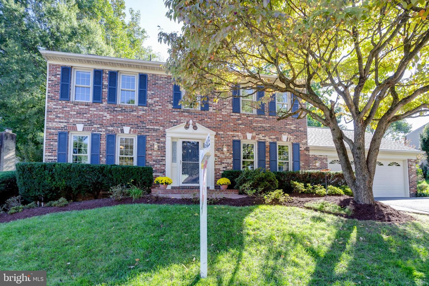 8425 GOLDEN ASPEN CT, SPRINGFIELD, Virginia 22153, 5 Bedrooms Bedrooms, ,3 BathroomsBathrooms,Residential,For sale,8425 GOLDEN ASPEN CT,VAFX2204240 MLS # VAFX2204240