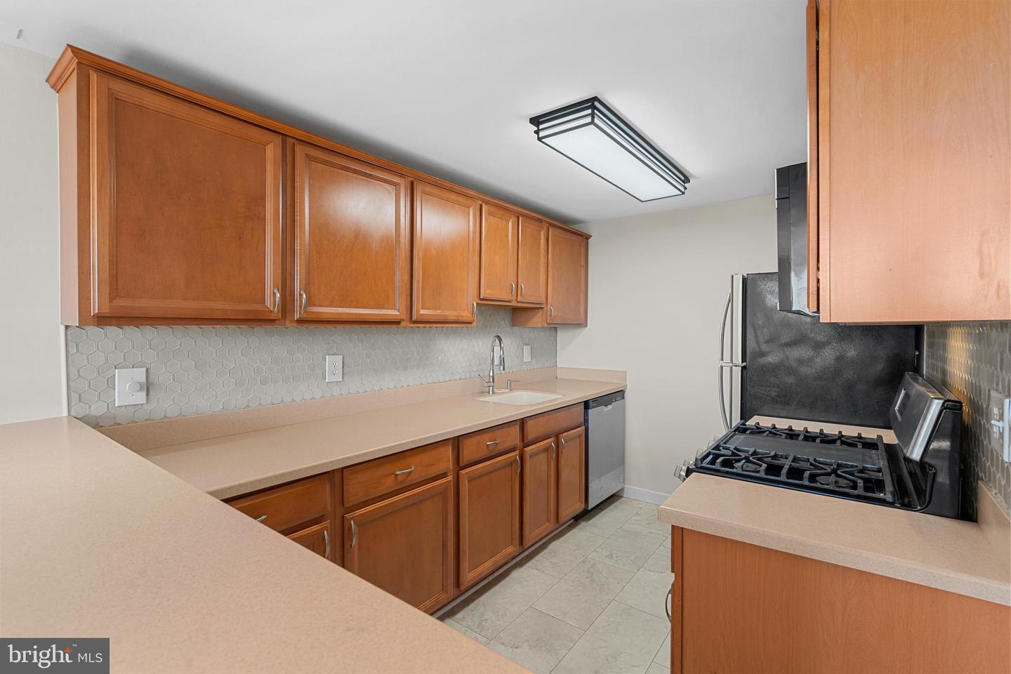 4600 DUKE ST #726, ALEXANDRIA, Virginia 22304, 2 Bedrooms Bedrooms, ,1 BathroomBathrooms,Residential,For sale,4600 DUKE ST #726,VAAX2038546 MLS # VAAX2038546