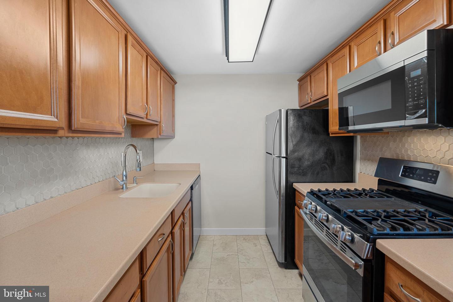 4600 DUKE ST #726, ALEXANDRIA, Virginia 22304, 2 Bedrooms Bedrooms, ,1 BathroomBathrooms,Residential,For sale,4600 DUKE ST #726,VAAX2038546 MLS # VAAX2038546