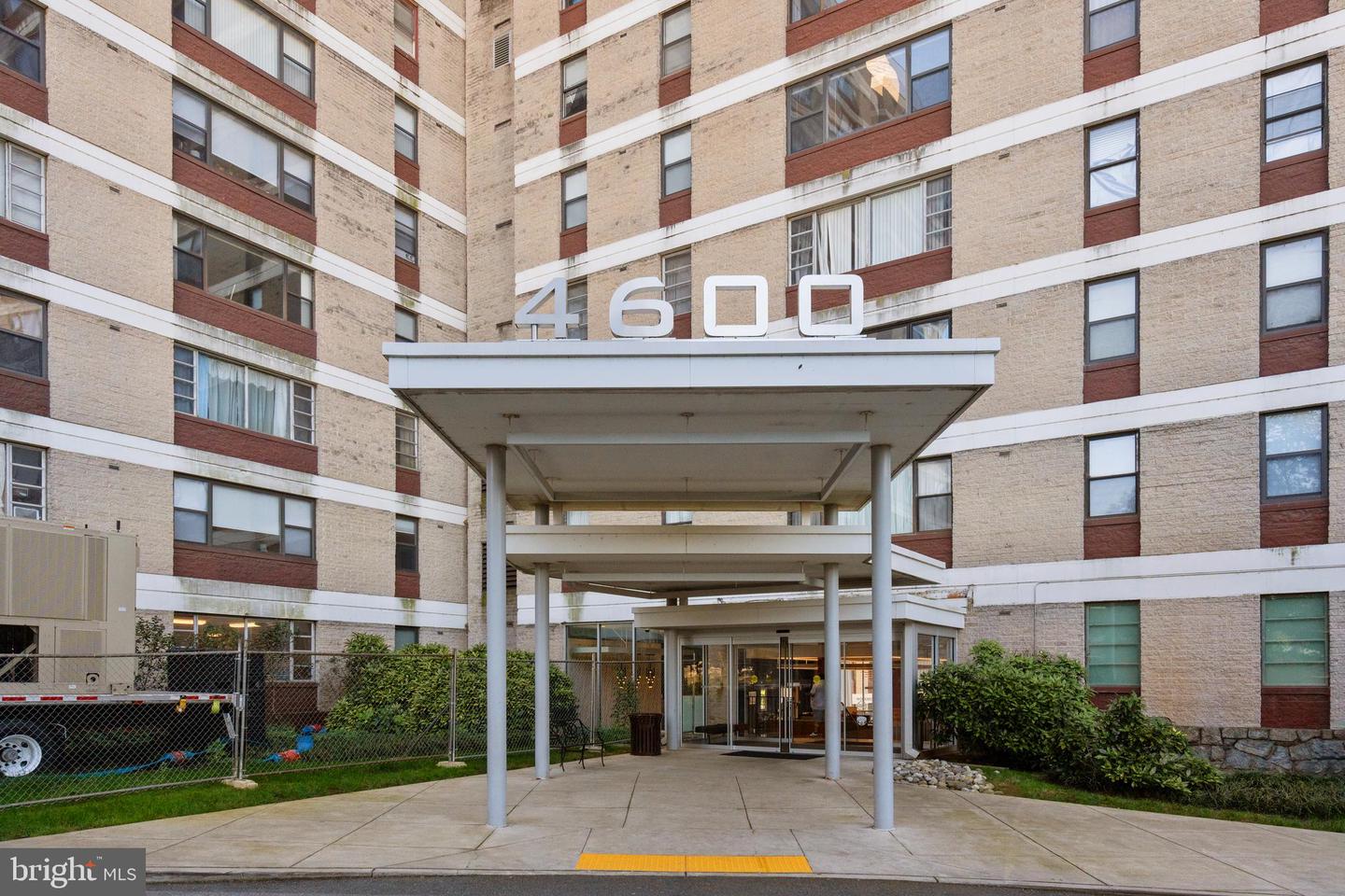 4600 DUKE ST #726, ALEXANDRIA, Virginia 22304, 2 Bedrooms Bedrooms, ,1 BathroomBathrooms,Residential,For sale,4600 DUKE ST #726,VAAX2038546 MLS # VAAX2038546