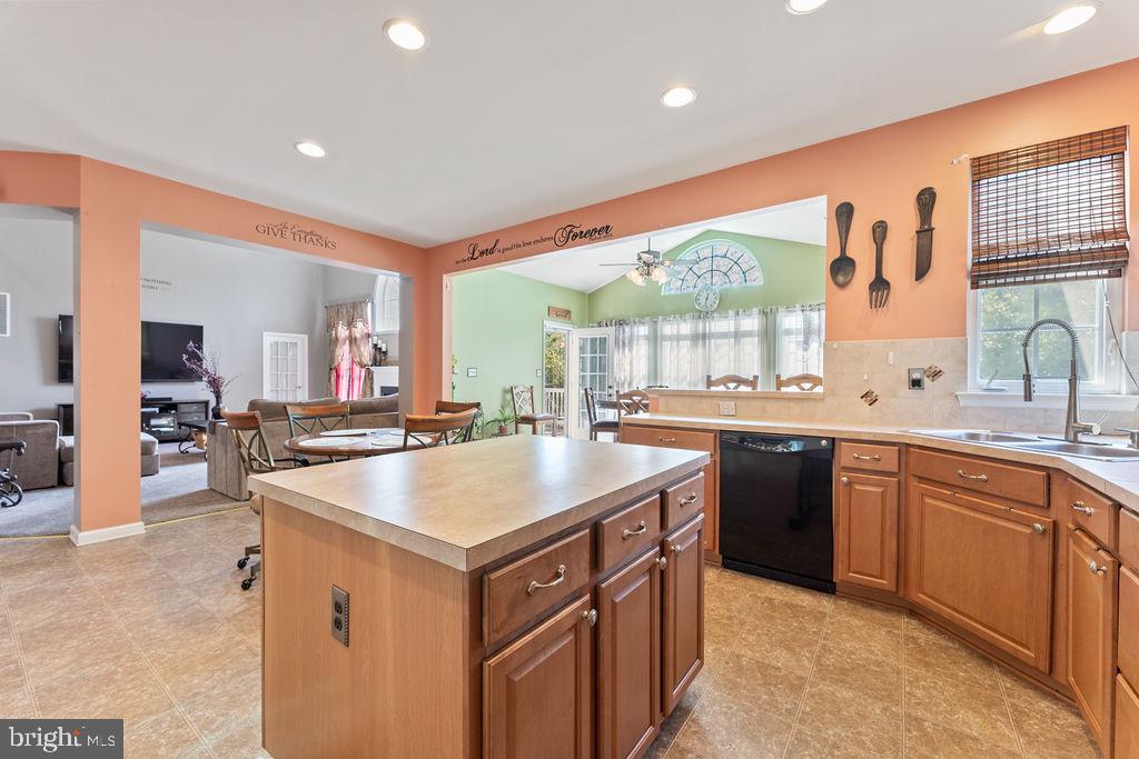 9418 DEEP CREEK LN, FREDERICKSBURG, Virginia 22407, 5 Bedrooms Bedrooms, ,4 BathroomsBathrooms,Residential,For sale,9418 DEEP CREEK LN,VASP2028438 MLS # VASP2028438