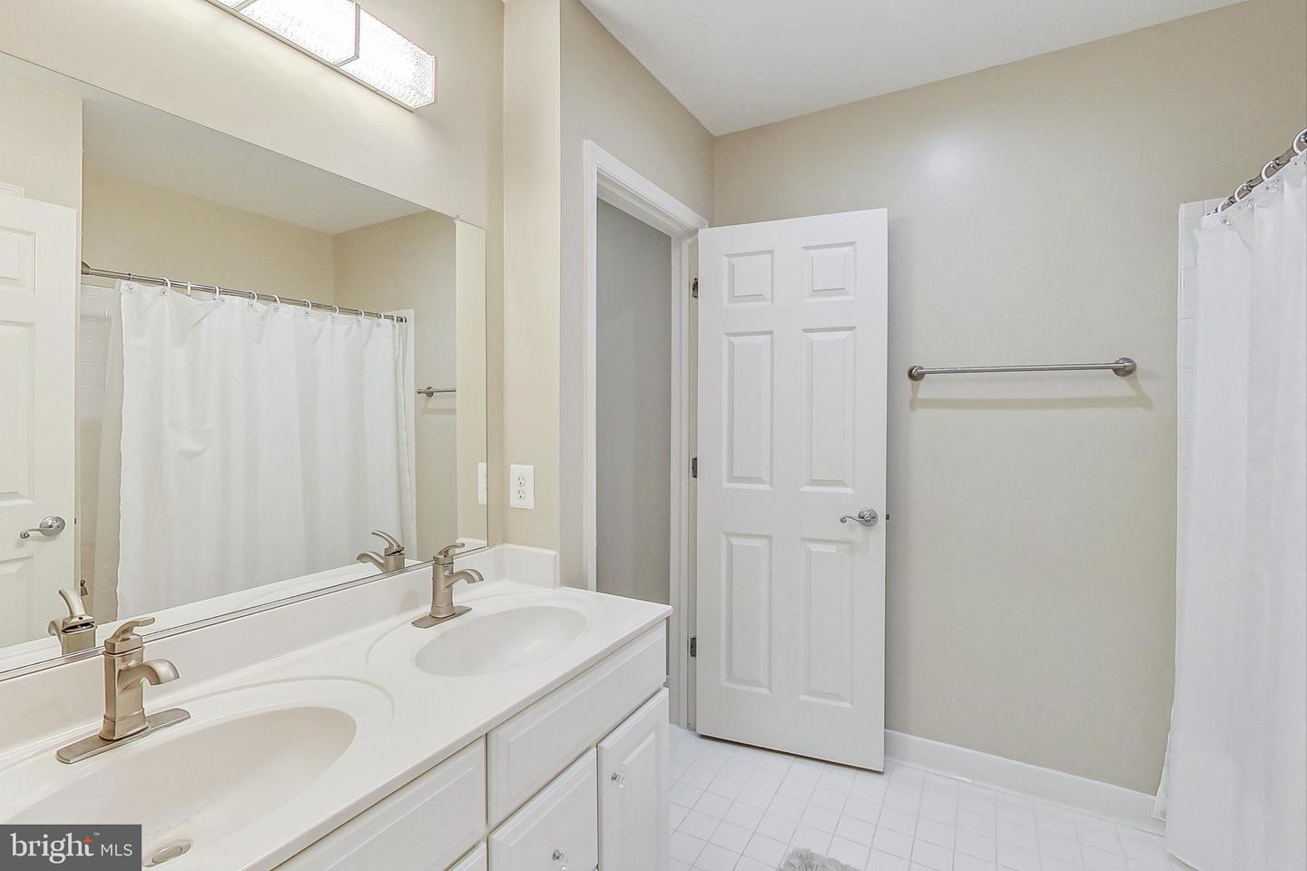 13816 BREEZY RIDGE WAY #201, WOODBRIDGE, Virginia 22191, 4 Bedrooms Bedrooms, ,2 BathroomsBathrooms,Residential,For sale,13816 BREEZY RIDGE WAY #201,VAPW2081002 MLS # VAPW2081002