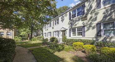 105 N GEORGE MASON DR N #105-2, ARLINGTON, Virginia 22203, 2 Bedrooms Bedrooms, ,1 BathroomBathrooms,Residential,For sale,105 N GEORGE MASON DR N #105-2,VAAR2049548 MLS # VAAR2049548