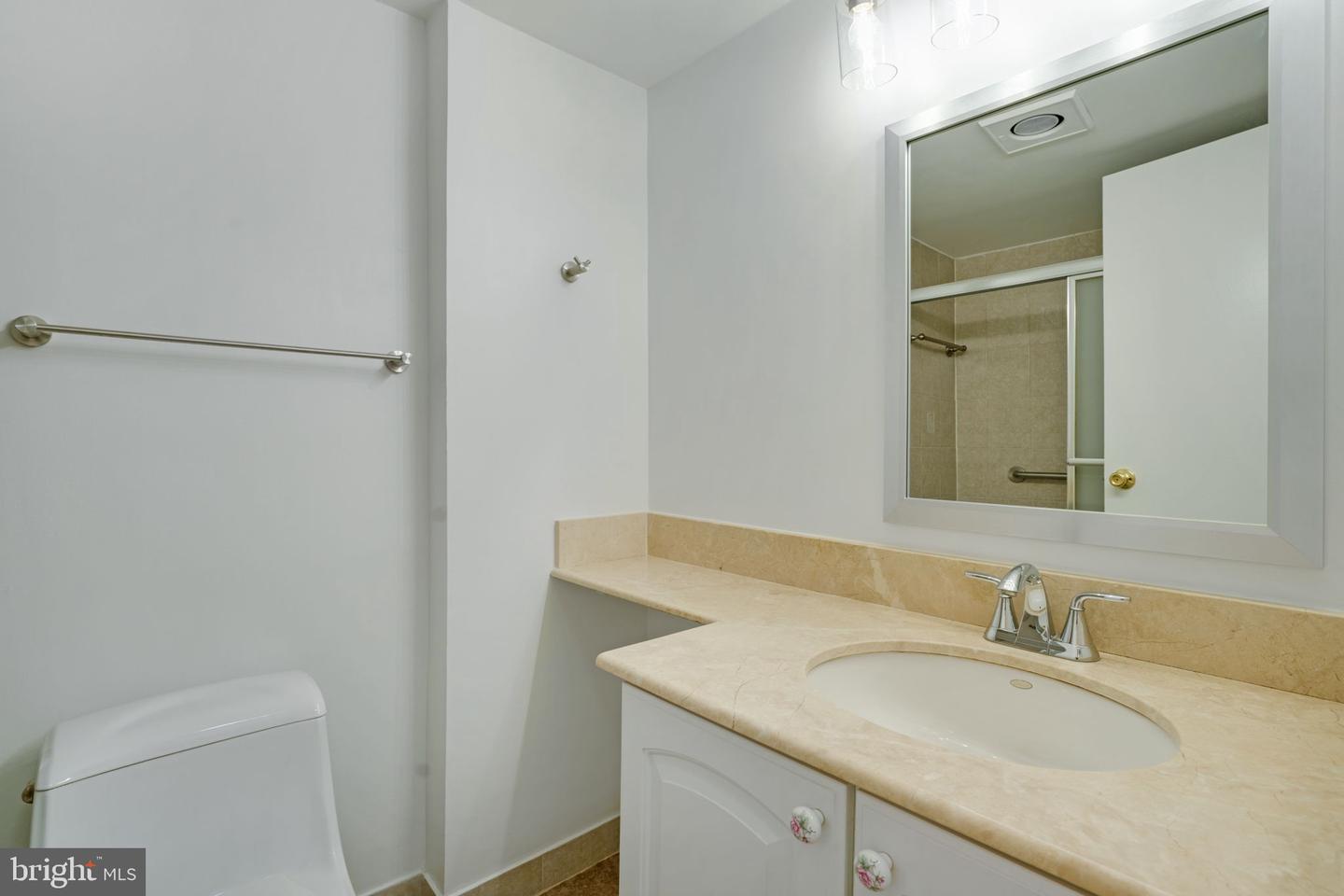 250 S REYNOLDS ST #1207, ALEXANDRIA, Virginia 22304, 3 Bedrooms Bedrooms, 10 Rooms Rooms,2 BathroomsBathrooms,Residential,For sale,250 S REYNOLDS ST #1207,VAAX2038792 MLS # VAAX2038792