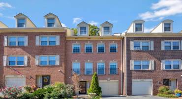 3542 S GEORGE MASON DR #25, ALEXANDRIA, Virginia 22302, 3 Bedrooms Bedrooms, ,2 BathroomsBathrooms,Residential,For sale,3542 S GEORGE MASON DR #25,VAFX2205844 MLS # VAFX2205844