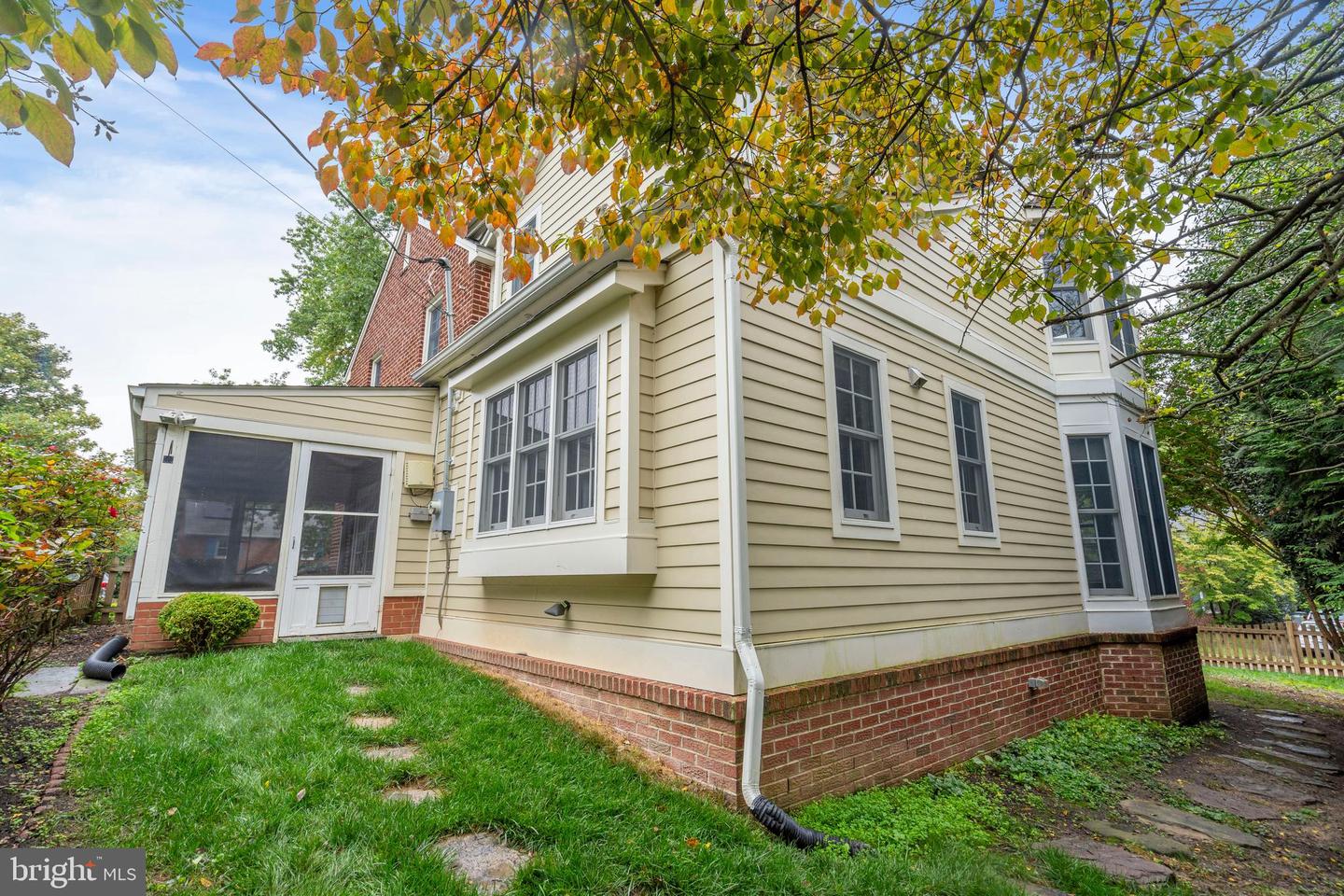 1109 N POTOMAC ST, ARLINGTON, Virginia 22205, 4 Bedrooms Bedrooms, ,2 BathroomsBathrooms,Residential,For sale,1109 N POTOMAC ST,VAAR2049600 MLS # VAAR2049600