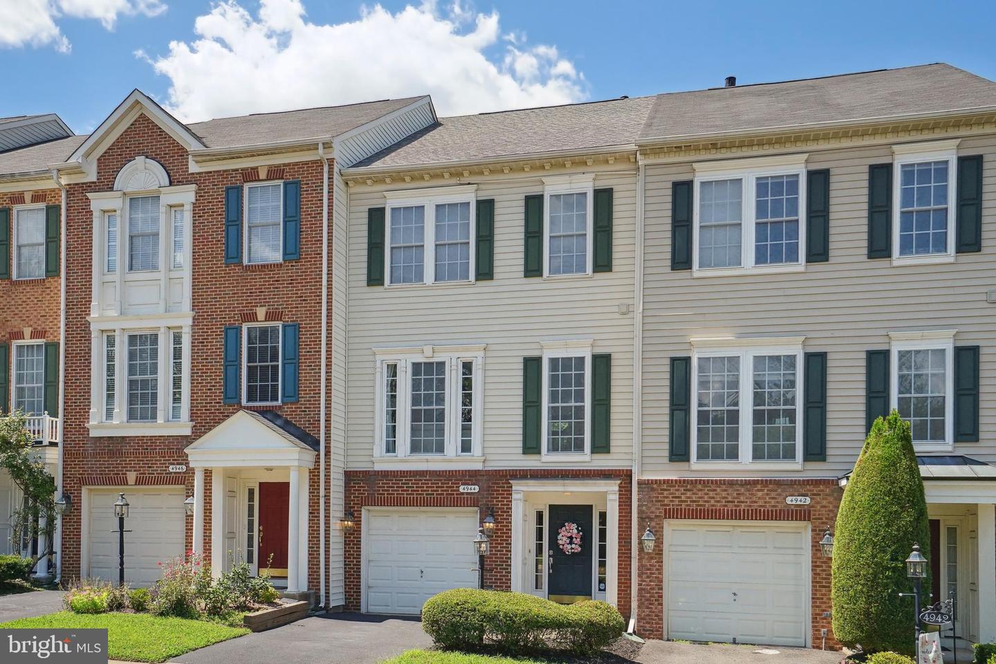 4944 WYNDHAM CREEK CT, FAIRFAX, Virginia 22030, 4 Bedrooms Bedrooms, ,4 BathroomsBathrooms,Residential,For sale,4944 WYNDHAM CREEK CT,VAFX2205806 MLS # VAFX2205806