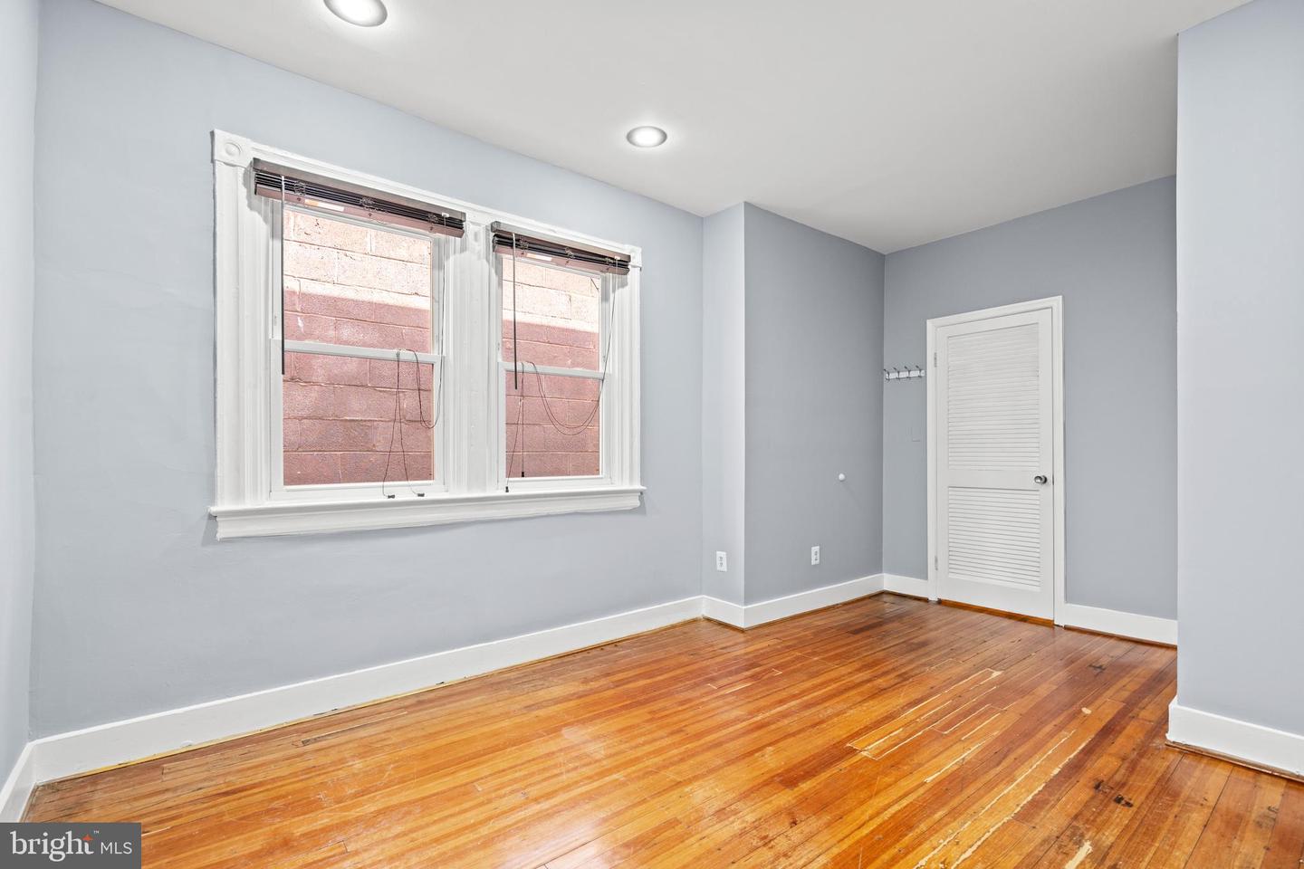 214 13TH ST SE, WASHINGTON, District Of Columbia 20003, 4 Bedrooms Bedrooms, ,4 BathroomsBathrooms,Residential,For sale,214 13TH ST SE,DCDC2163854 MLS # DCDC2163854