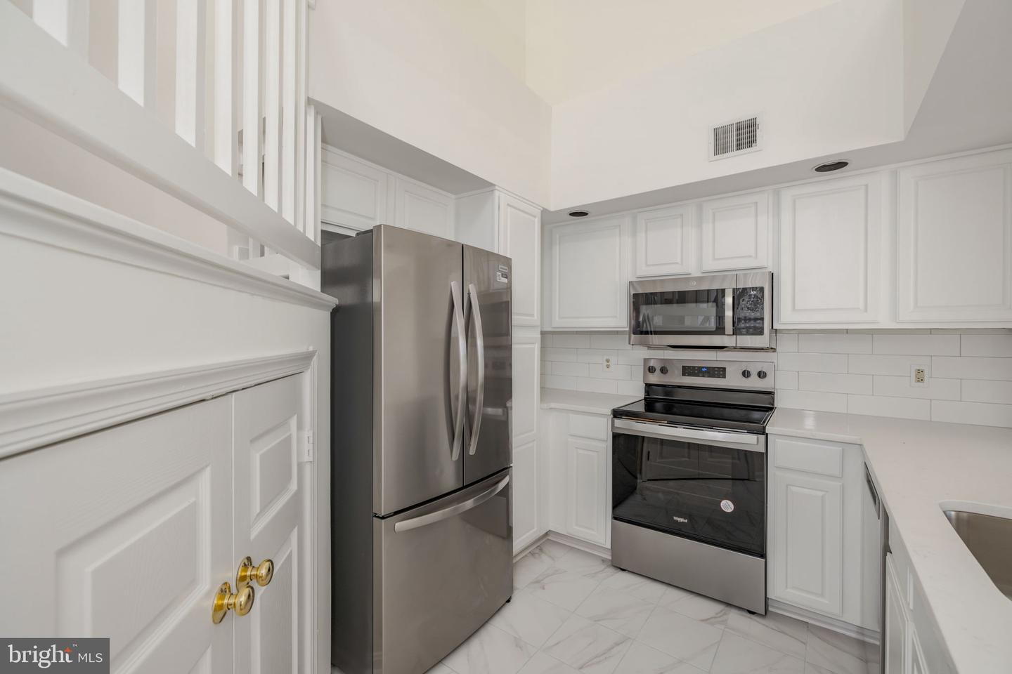 6834-F BRINDLE HEATH WAY #238, ALEXANDRIA, Virginia 22315, 2 Bedrooms Bedrooms, ,2 BathroomsBathrooms,Residential,For sale,6834-F BRINDLE HEATH WAY #238,VAFX2199346 MLS # VAFX2199346