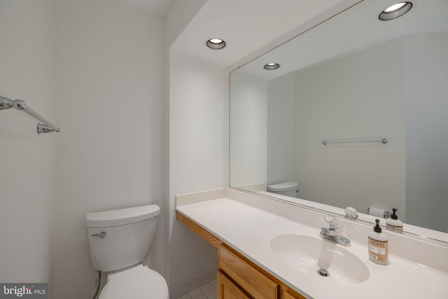 6834-F BRINDLE HEATH WAY #238, ALEXANDRIA, Virginia 22315, 2 Bedrooms Bedrooms, ,2 BathroomsBathrooms,Residential,For sale,6834-F BRINDLE HEATH WAY #238,VAFX2199346 MLS # VAFX2199346