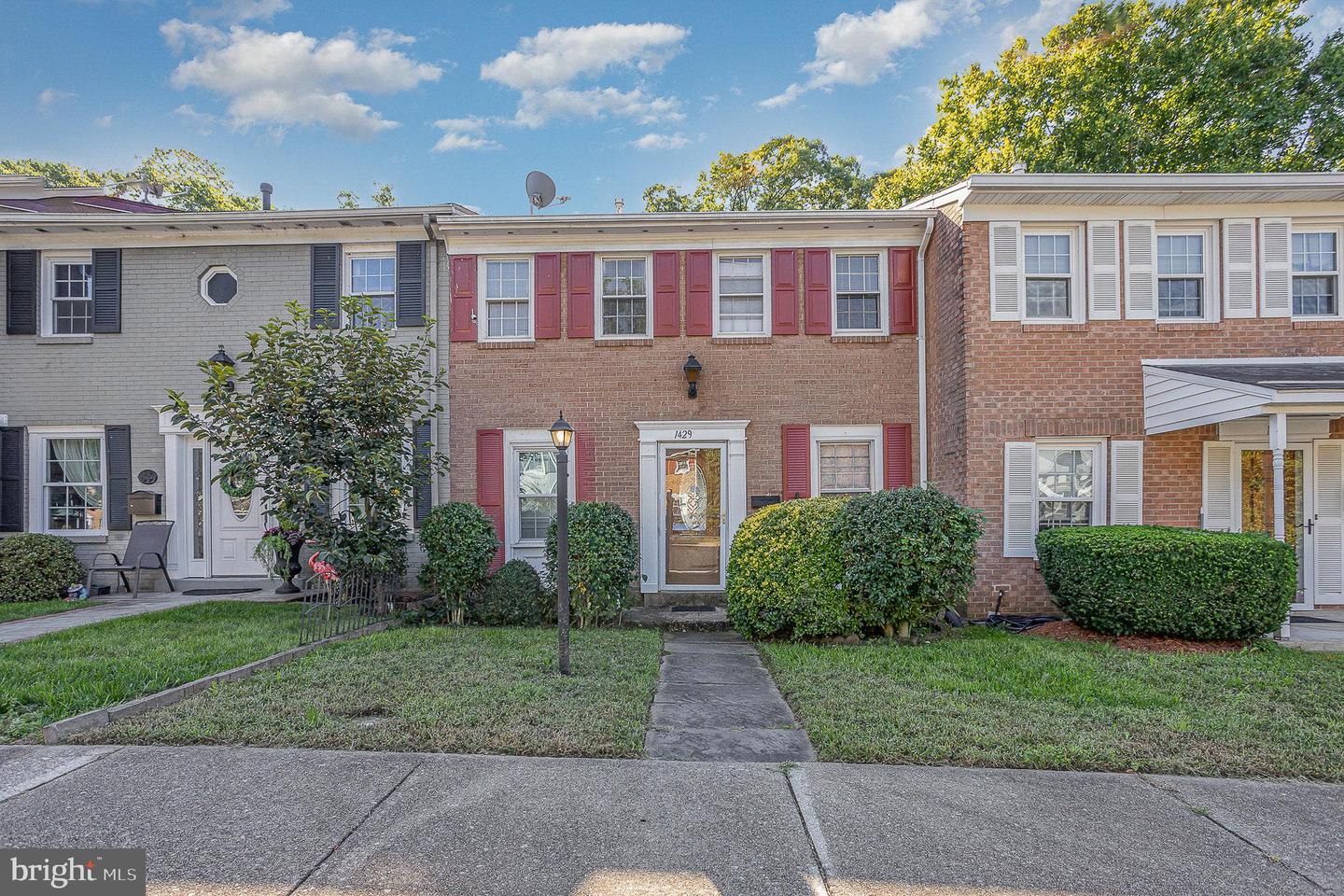 1429 DEERFIELD LN, WOODBRIDGE, Virginia 22191, 4 Bedrooms Bedrooms, ,3 BathroomsBathrooms,Residential,For sale,1429 DEERFIELD LN,VAPW2079688 MLS # VAPW2079688