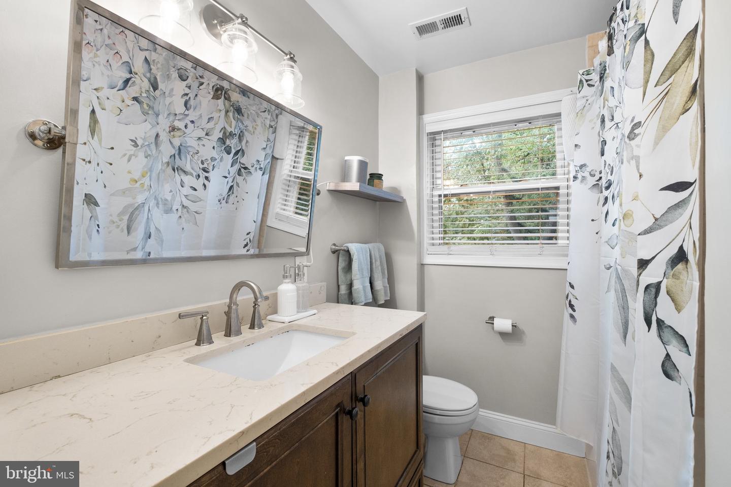 2028 ARLINGTON TER, ALEXANDRIA, Virginia 22303, 2 Bedrooms Bedrooms, ,2 BathroomsBathrooms,Residential,For sale,2028 ARLINGTON TER,VAFX2202746 MLS # VAFX2202746