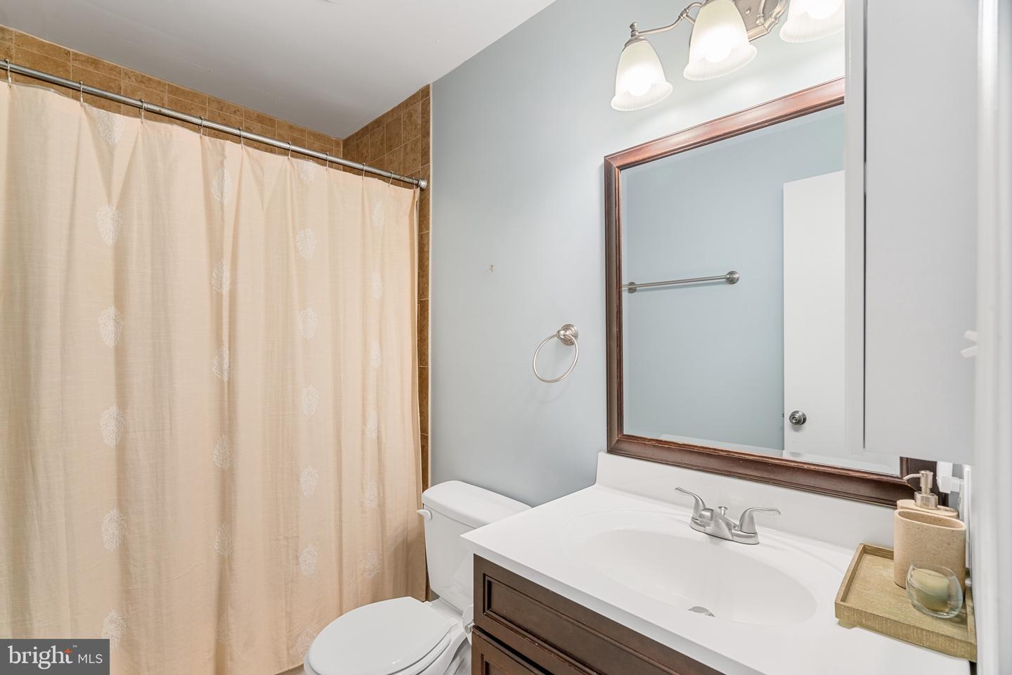 1927 N WOODLEY ST, ARLINGTON, Virginia 22207, 3 Bedrooms Bedrooms, ,2 BathroomsBathrooms,Residential,For sale,1927 N WOODLEY ST,VAAR2049020 MLS # VAAR2049020