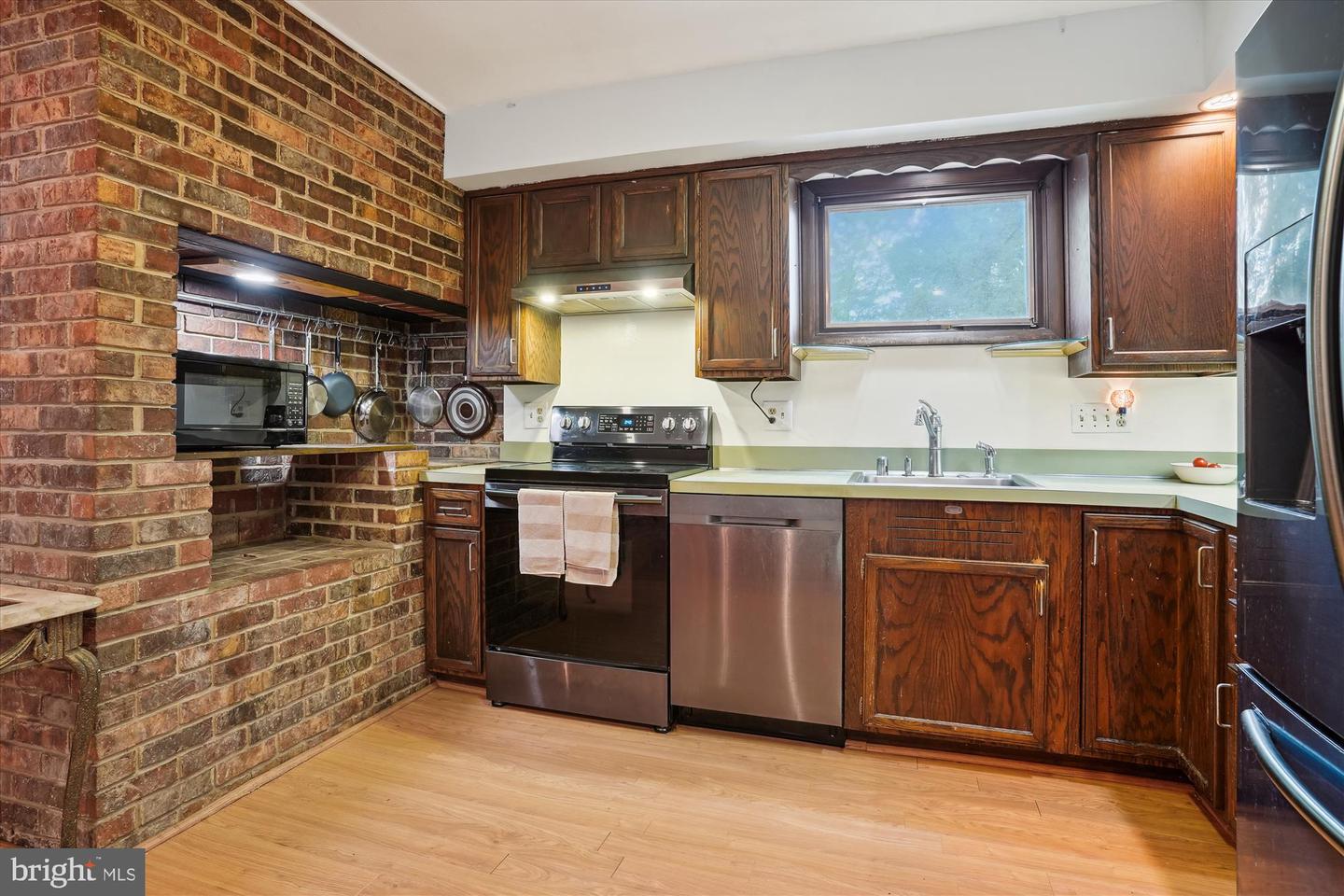 3131 WOODLAND LN, ALEXANDRIA, Virginia 22309, 4 Bedrooms Bedrooms, ,3 BathroomsBathrooms,Residential,For sale,3131 WOODLAND LN,VAFX2203578 MLS # VAFX2203578