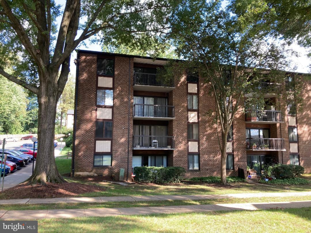 9708 KINGSBRIDGE DR #303, FAIRFAX, Virginia 22031, 1 Bedroom Bedrooms, ,1 BathroomBathrooms,Residential,For sale,9708 KINGSBRIDGE DR #303,VAFX2203616 MLS # VAFX2203616