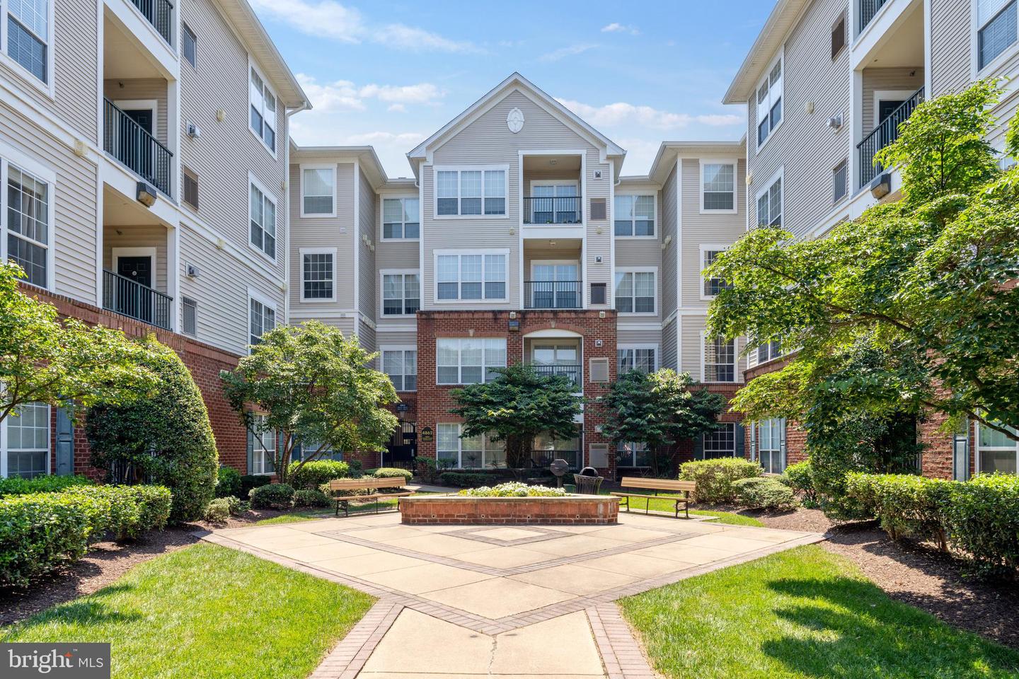 4862 EISENHOWER AVE #162, ALEXANDRIA, Virginia 22304, 1 Bedroom Bedrooms, ,1 BathroomBathrooms,Residential,For sale,4862 EISENHOWER AVE #162,VAAX2038542 MLS # VAAX2038542