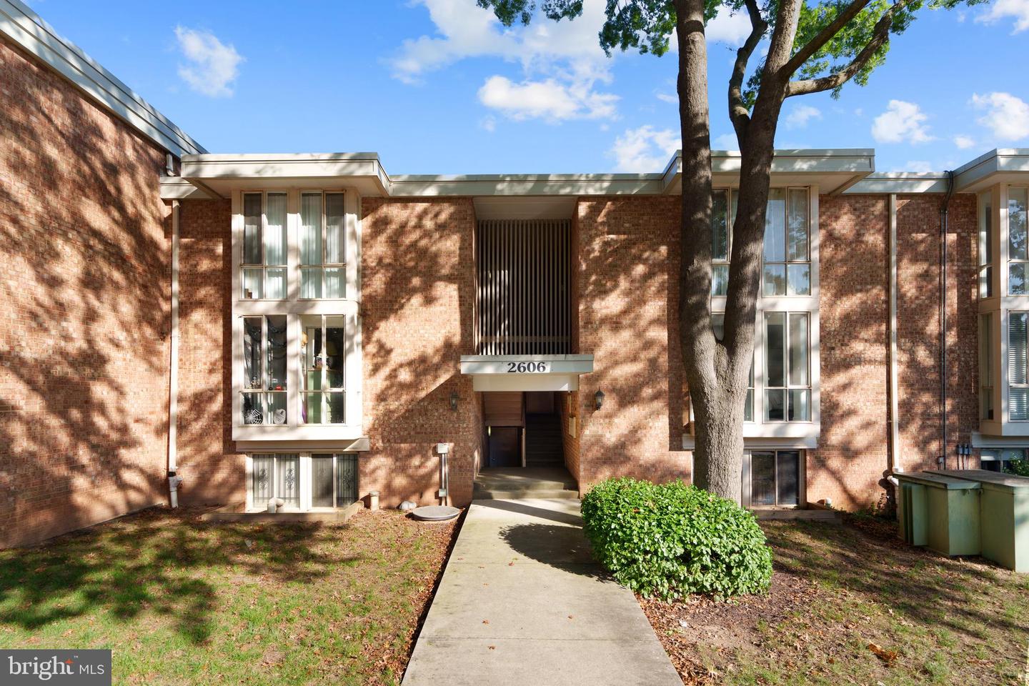 2606 INDIAN DR #2C, ALEXANDRIA, Virginia 22303, 2 Bedrooms Bedrooms, 3 Rooms Rooms,1 BathroomBathrooms,Residential,For sale,2606 INDIAN DR #2C,VAFX2204938 MLS # VAFX2204938