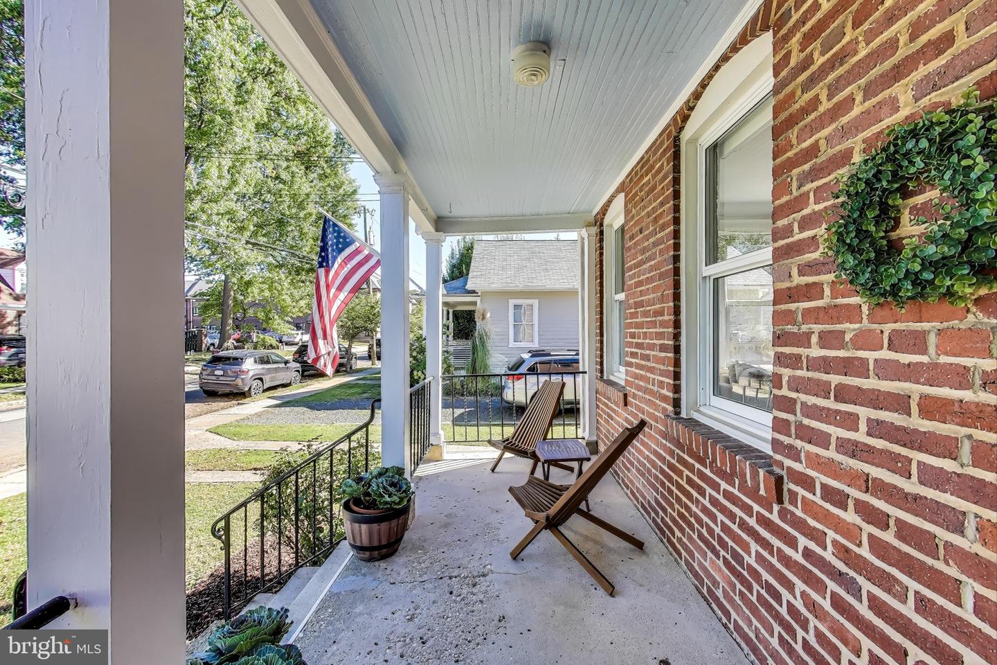 107 E CUSTIS AVE, ALEXANDRIA, Virginia 22301, 3 Bedrooms Bedrooms, ,1 BathroomBathrooms,Residential,For sale,107 E CUSTIS AVE,VAAX2038738 MLS # VAAX2038738