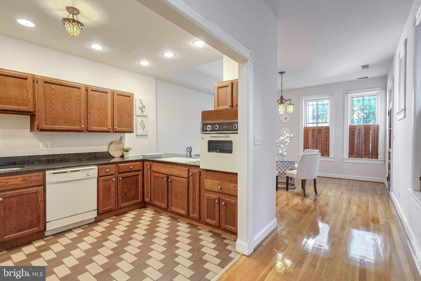 802 E NE, WASHINGTON, District Of Columbia 20002, 4 Bedrooms Bedrooms, ,4 BathroomsBathrooms,Residential,For sale,802 E NE,DCDC2163646 MLS # DCDC2163646