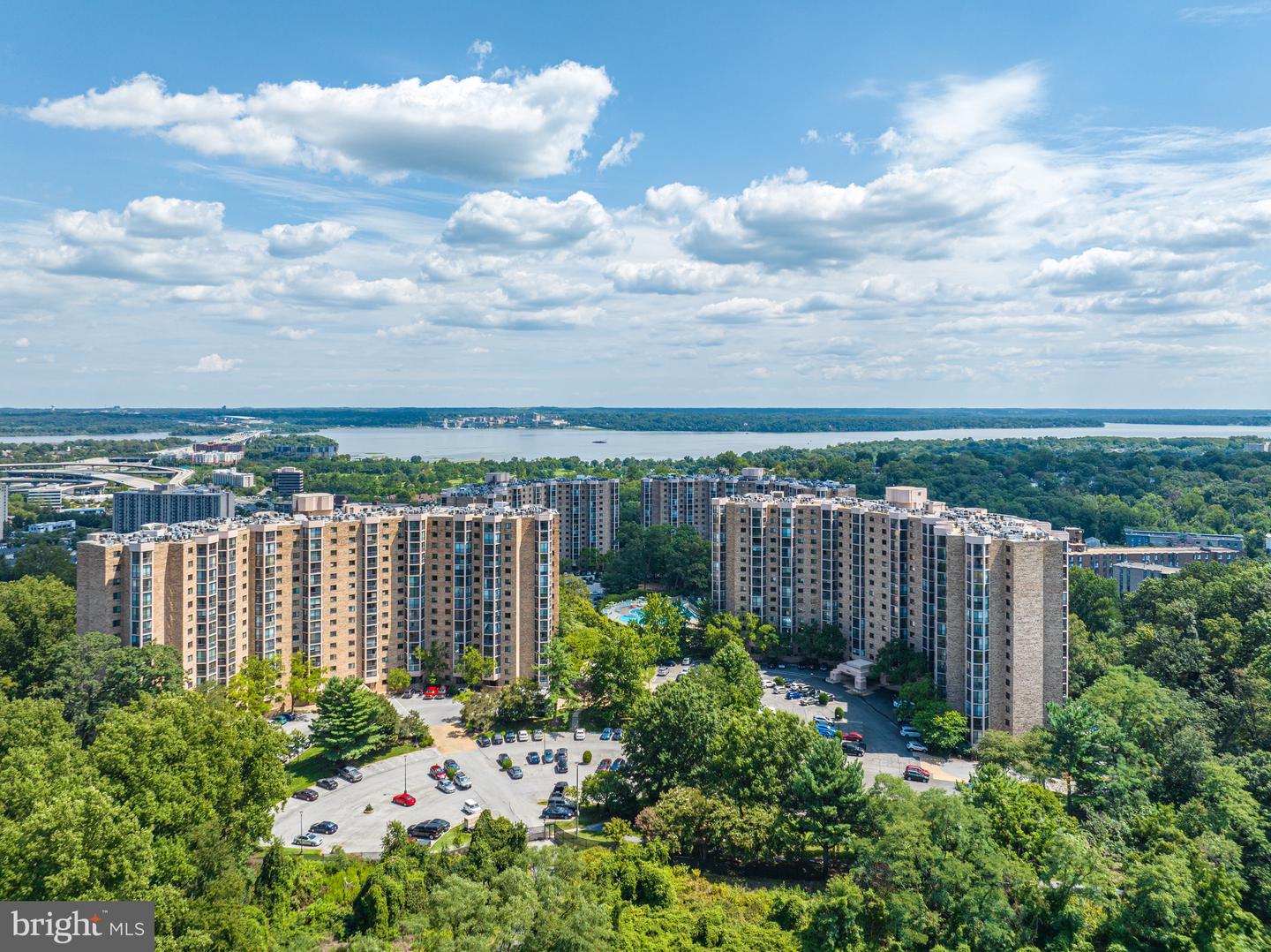 5903 MOUNT EAGLE DR #111, ALEXANDRIA, Virginia 22303, 1 Bedroom Bedrooms, ,1 BathroomBathrooms,Residential,For sale,5903 MOUNT EAGLE DR #111,VAFX2205854 MLS # VAFX2205854