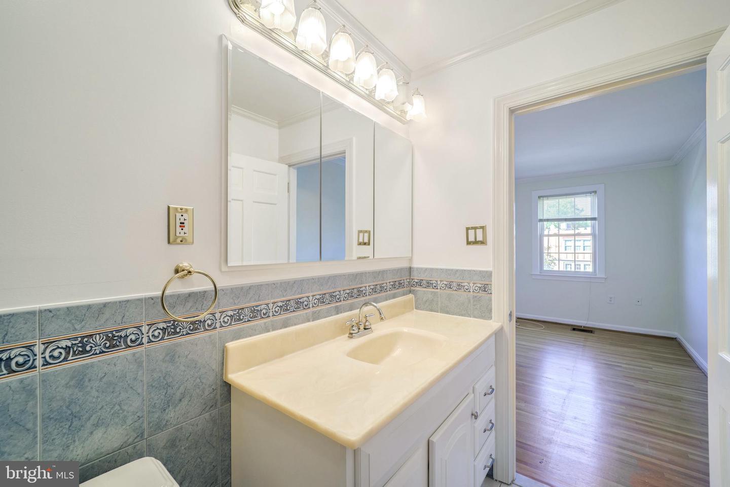 612 4TH PL SW, WASHINGTON, District Of Columbia 20024, 4 Bedrooms Bedrooms, ,3 BathroomsBathrooms,Residential,For sale,612 4TH PL SW,DCDC2163856 MLS # DCDC2163856