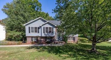 4403 MURVEN PARK LN, FREDERICKSBURG, Virginia 22408, 4 Bedrooms Bedrooms, ,3 BathroomsBathrooms,Residential,For sale,4403 MURVEN PARK LN,VASP2027332 MLS # VASP2027332